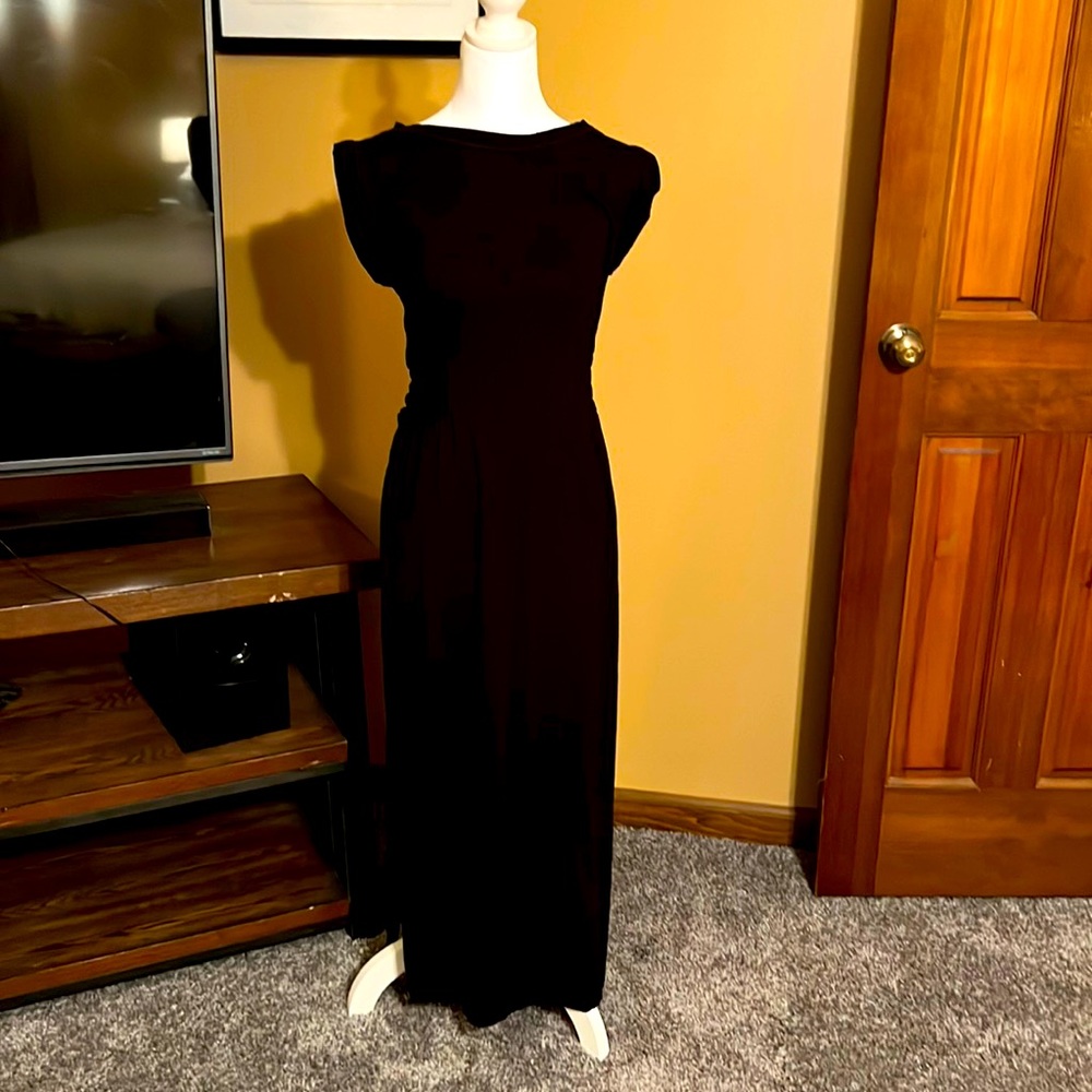 jersey dress size Small Adorable ruching at the sides of waist, slits by legs